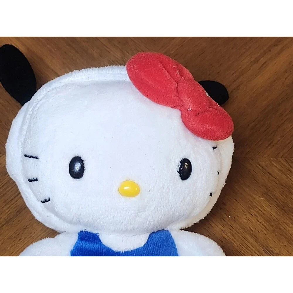 Jakks Pacific Sanrio Hello Kitty Plush in Blue Outfit 2010‎